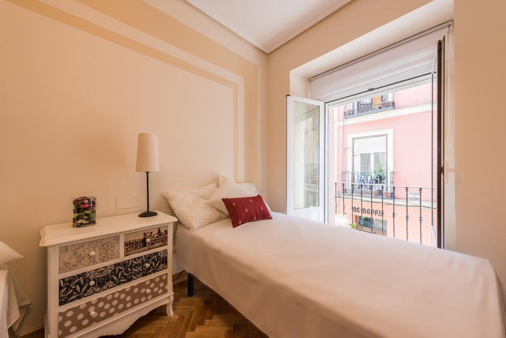 مدريد Almaden Apartment الغرفة الصورة