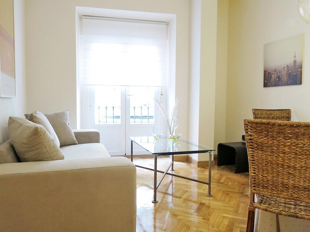 مدريد Almaden Apartment الغرفة الصورة